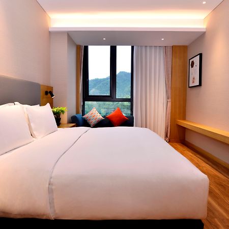 Holiday Inn Express Luanchuan By Ihg Екстер'єр фото