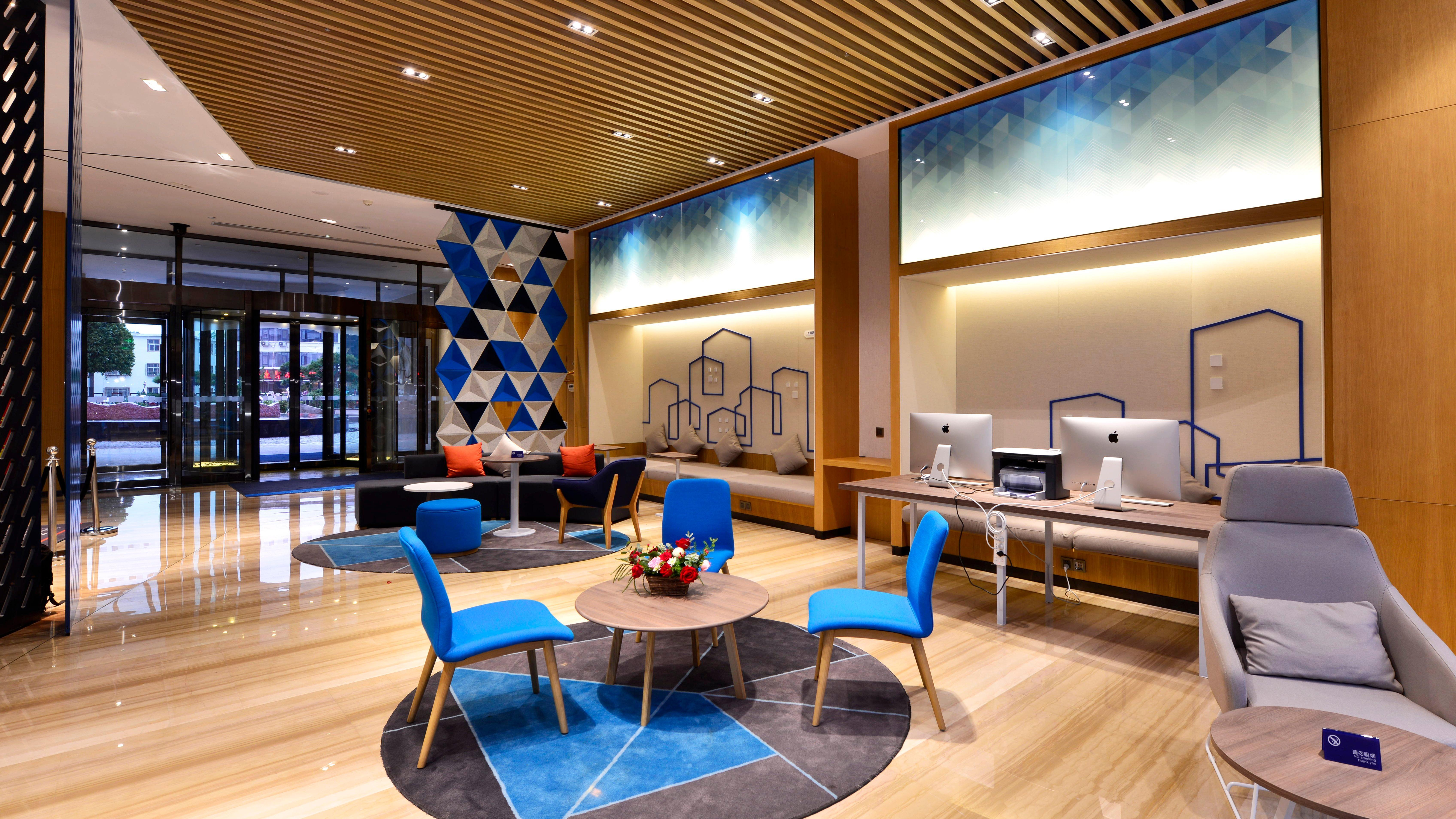 Holiday Inn Express Luanchuan By Ihg Екстер'єр фото