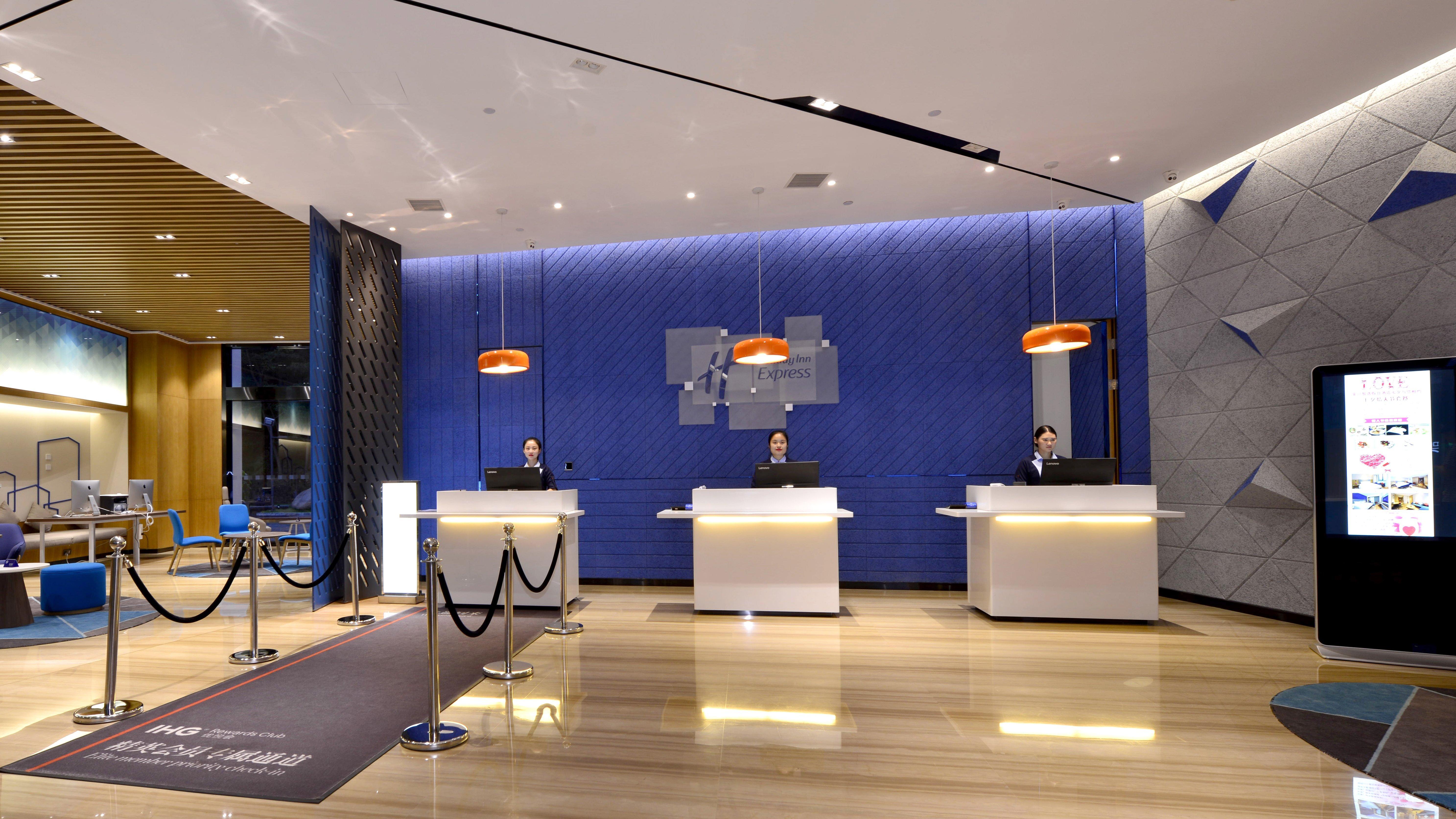 Holiday Inn Express Luanchuan By Ihg Екстер'єр фото