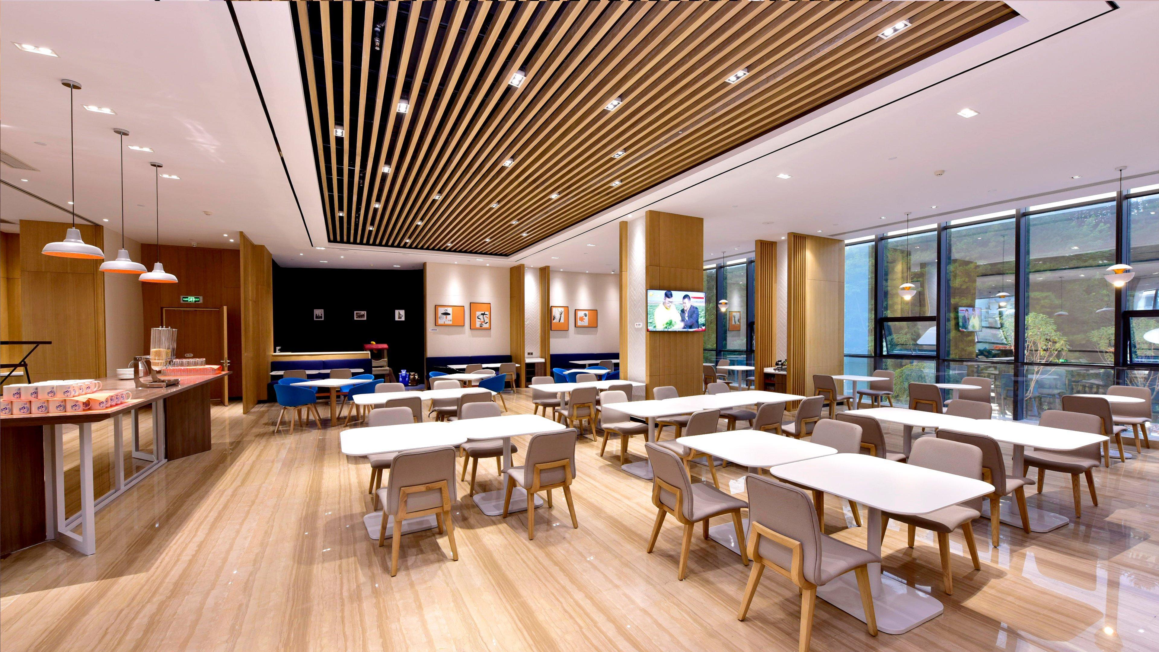 Holiday Inn Express Luanchuan By Ihg Екстер'єр фото