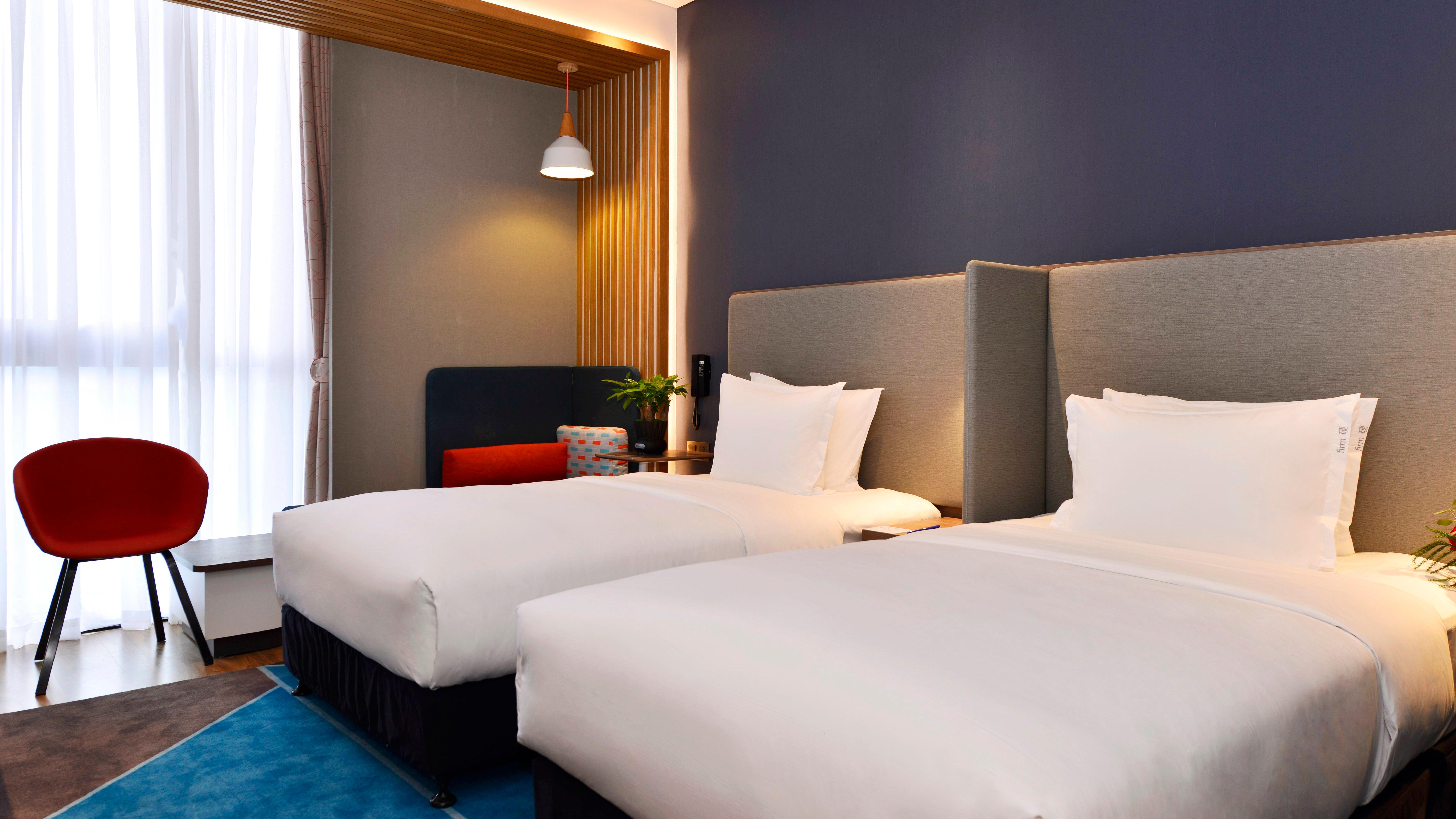 Holiday Inn Express Luanchuan By Ihg Екстер'єр фото